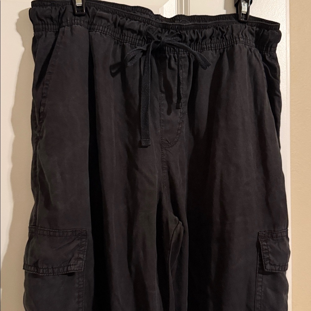 Women’s Black/grey Cargo Pants - Picture 2 of 4